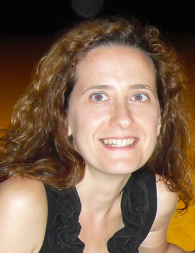 Professora. Direcció de centres educatius, pagesa a temps parcial.