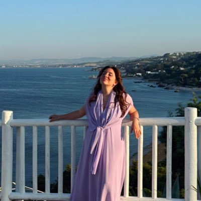 thisisjuliettt's profile picture. How can you stay outside? There's a beautiful mess inside