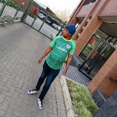 EPapakhots20416's profile picture. None