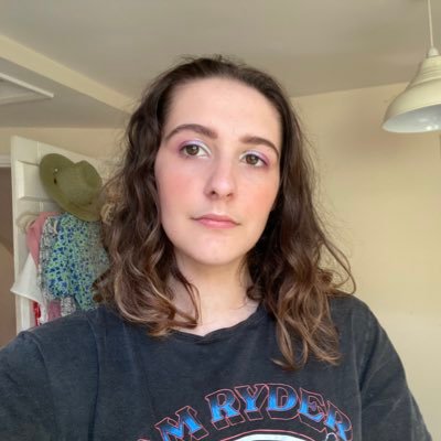 amber1410x's profile picture. I like plants and books.