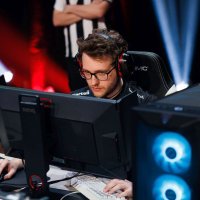 faceroll (@facerollval) 's Twitter Profile
