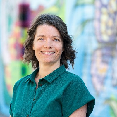 mojomots's profile picture. English to French Translator