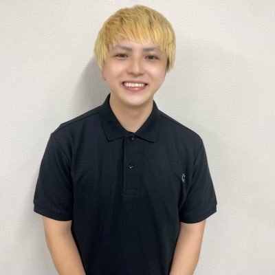 レンズ交換ドットコムのサイト制作、物流システム構築、配送キットや配布物のデザインを担当。海外在住のため変な時間に投稿します。2023年ロンドン大学合格。AIエンジニア🧑💻 ※DMに来た質問は個人情報を伏せた上で情報共有のためシェアします