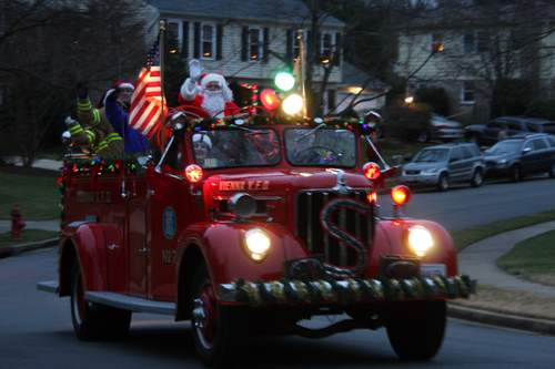 Delivering Santa every December for the @ViennaVFD in and around Vienna, VA.