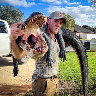 MARINE | FIGHTER | FLORIDA MAN ⚡️🐊 Founder Project Savior Outdoors ⚔️🤟🏼 “I love Jesus and I like to kick @$$!”