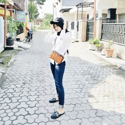 sdeinsa's profile picture. Karena twitter adalah tempat sebaik-baiknya kembali.