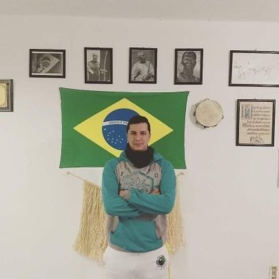 a Capoeira e meu forza!!!  e ninguem pode quebrar esso!!!
instructor de capoeira en Salamanca Guanajuato en el grupo de longe do mar
gamer pasión destiny