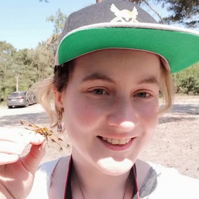 🐝 Biologist and bioinformatician studying anthropogenic influences on insect genomes. Postdoc Researcher @ Uppsala University's EBC 🏳️‍🌈 they/them