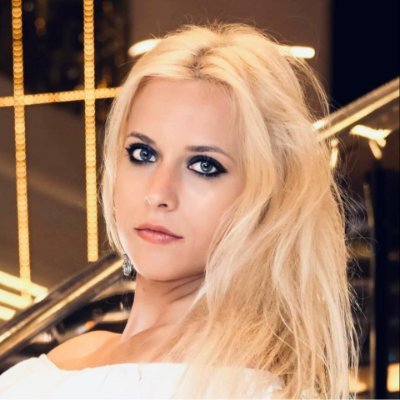 Piano Driven Singer-Songwriter 👸🏼 🎹 🎤
Presenter 📺 🎞🎙
Languages: 🇬🇧🇩🇪🇫🇷
All Presenting Enquiries: @loudspeakerpls