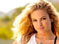 Ola eu amo o Rebelde eu gosto muito da Lua Blanco e do Arthur Aguiar eu gosto de todos do Rebelde eu gosto muito do Justin Bieber e da Selena gomez. Beijinhos.♥