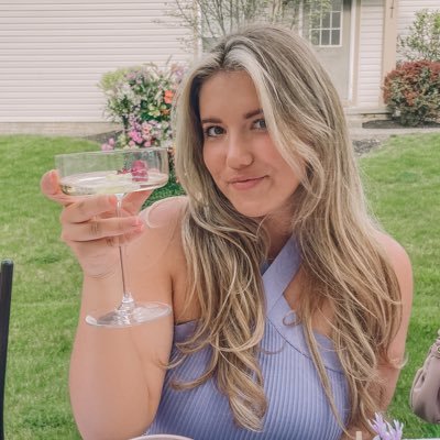 emmaleesim's profile picture. 🥲