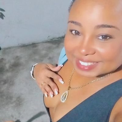 mulher preta
mãe solo do Renan e da Isabella
vó da Alyssa e Maria Júlia
eleitora do lula