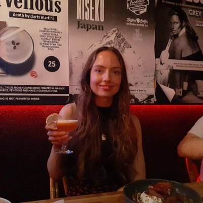 shannbee_'s profile picture. 