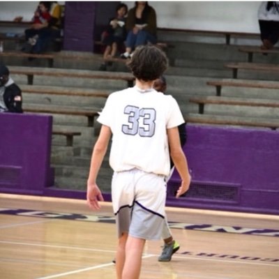 Matthew Searlws Class of 2026 6'0 1/2 Guard Saint Anthony Highschool
Averages for 2022-2023 highschool season 22.9 ppg 7.1 ast 4.3 reb