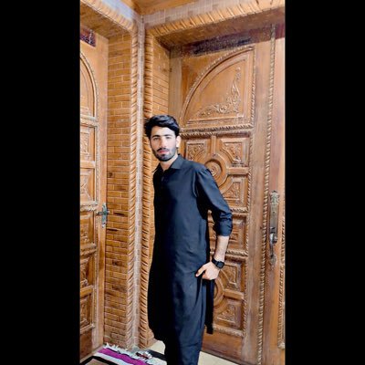 black kurta, sleeves rolled up that’s all what you want? sc:sheikhdawood635