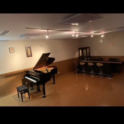 練馬区大泉学園町にある隠れ家レンタルスタジオ。寛いで生音を楽しめるイベントも企画。ピアノ・ヴァイオリン・歌の教室があります。ピアノとヴァイオリンのレッスンは英語やドイツ語でも可能。伴奏も承ります。