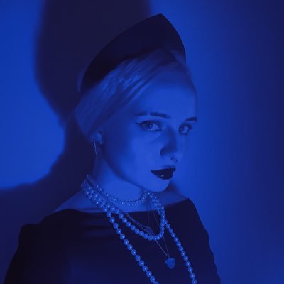 🖤Феминистка, журналистка, анархистка, ведьма и очень злая левочка 🖤