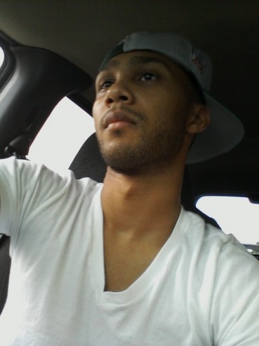 21goin_on_grown's profile picture. live love life