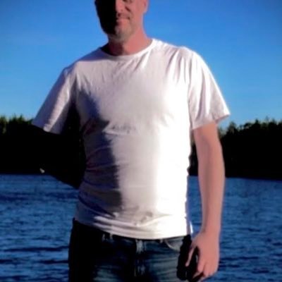 Venndiagrammet's profile picture. Högst normal medelsvensson med jobb på myndighet. Anonymt konto pga kombinationen jobb och skeva människor på twitter.