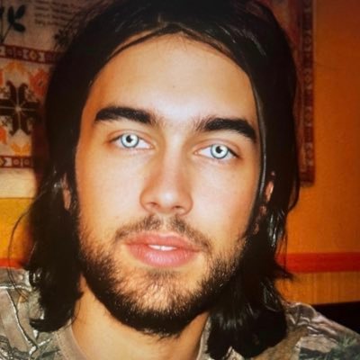 alfalfamoneybag's profile picture. lover of tchotchkes, wine, licorice, and beautiful women.