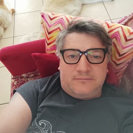 MassimoFavaless's profile picture. A volte bisogna fare un passo indietro  per andare avanti