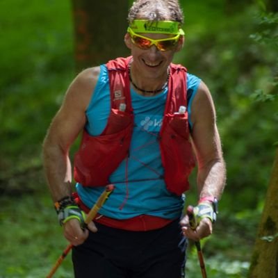 paf66's profile picture. Mírně pesimistický cynik, který si myslí, že to není v prdeli, ale v lidech.