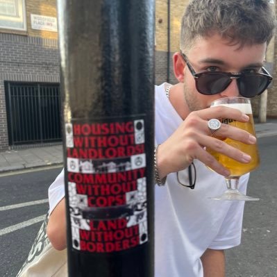 ivanhowe10's profile picture. Clothes, politics & music