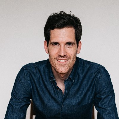 Je construis un portfolio de produits digitaux à 6 chiffres en monétisant l’audience de mes partenaires / Je partage mon aventure et ce que j’apprends ici