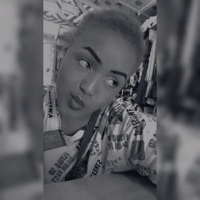 positive vibes 😇🤞
Her life is messy, but her vibe is magical😉