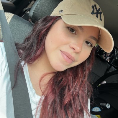 angoliva_'s profile picture. 