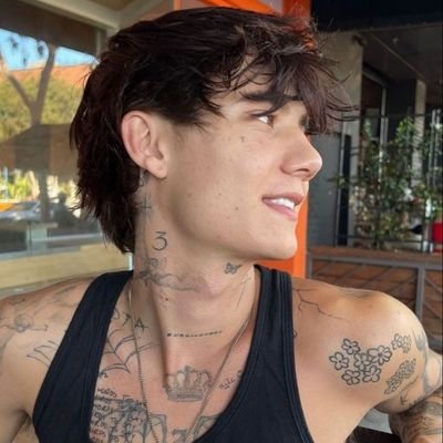 @JadenHossler i ❤️ u! ||
@riverplate 💘
|| •ig: orii.burela