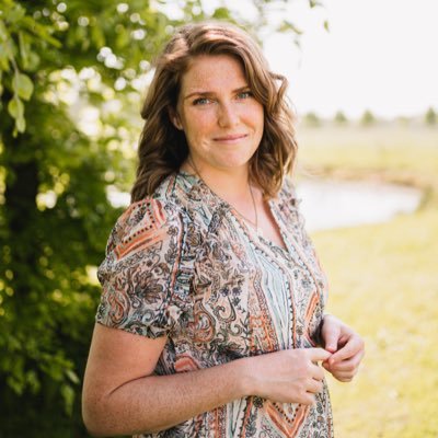 Senior bestuursadviseur & adviseur Public Affairs bij Regio Zwolle. Houdt van goede wijn, slechte grappen en een lekker potje voetbal.