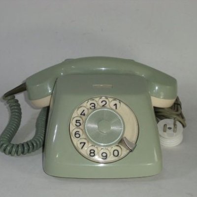 GoDigitalAnalog's profile picture. Practical tips for using technology as a helpful tool. 
 Live outside the algorithm.  Be aware and purposeful when you're not. Remove humanity as the product.