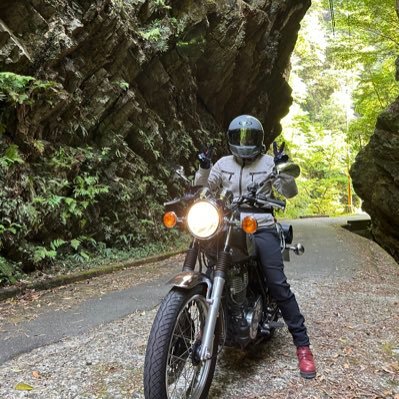 2019.8月普通二輪免許取得。くまモンカブ主🛵グラストラッカー🏍デビューしたのち、念願のSRに乗ってるよ✨ツーリング行きたい。いっぱい美味しい食べ物美味しいお酒食べて飲みたい。