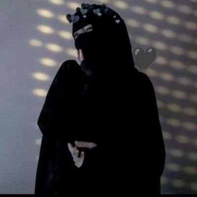 whydhka41927923's profile picture. 