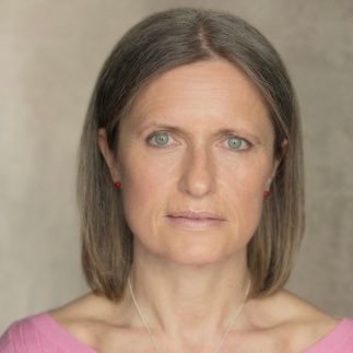 Giving this acting lark another go after time out bringing up my kiddiwinks… wish me luck…… https://t.co/PXCN3F0jf2