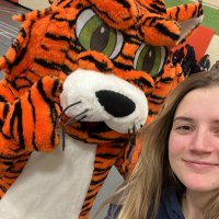 Courtney Feldschun (@mrsfeldschun) Twitter profile photo
