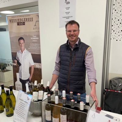 #neusiedlerseedac #ProWein #Winelover #artisanwines #winzerwerk #halbturn Impressum: https://t.co/8Mbcs3TSia