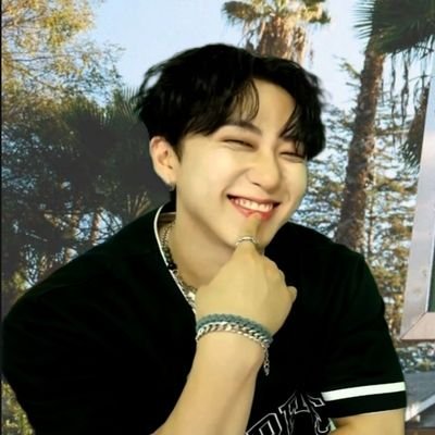 фикрайтер ♡ inst @/igrushka.k ♡
♡ nct ♡ stray kids ♡ ateez ♡
♡ смело пишите в дм ♡
estp ♡
запасной акк - @AnabelOstin 💙💜
моя любовь @wvwvrw
