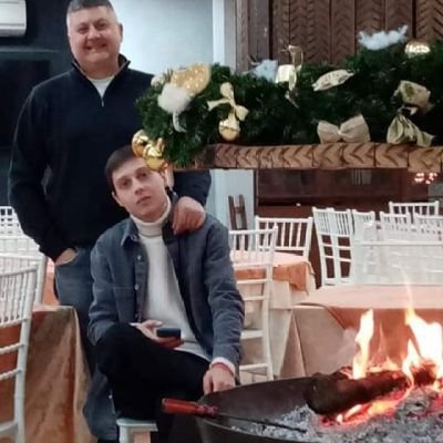 PaoloPoesie's profile picture. Oltre la poesia? Probabilmente il nulla...💛✏🌷