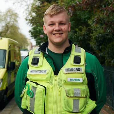 Student Paramedic @ SGUL 🚑 || District Student Volunteer Lead @StJohnAmbulance 💚 ||                                All views are my own!