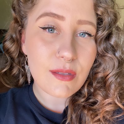 They/She | Queer | Flowery feast | Actor, writer, animal lover, autumn aficionado. Big fan of alliteration. ♉︎ 👻 ♌︎ 🌚 ♍︎ 😈 ♊︎