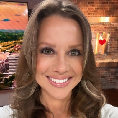 Lots of coffee. Wine. Mom. News anchor. YouTube: https://t.co/lANGXG4xTt instagram: abbyham