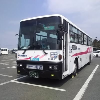 plasticotoband's profile picture. 鉄道開通100周年の年生まれ、誕生日はジョン・レノン、水前寺清子、大乃国と同じ日の会社員です。 鉄道、バスにRock、ホークス、吉本新喜劇、好きなもんにはDeepにこだわります❗️