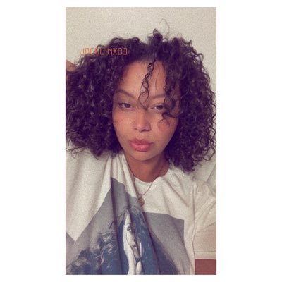 MsMcPettyklaus5's profile picture. Venezuelan 🇻🇪. I like long walks down the snack isle.