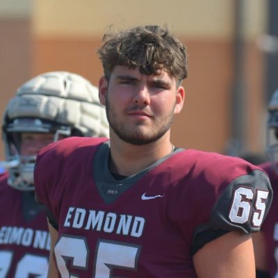 Edmond Memorial High School (OK) Football #65 | Class of 2025 | OT, OG, C | 6’4.5 | 293 lbs | email: parkerhowell65@gmail.com |