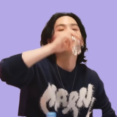 yoongles | army and others | find me on https://t.co/SoOC0ter2O | rpf reading enthusiast | 95 liner - MS in mental health counseling - She/Her - 💖💜💙