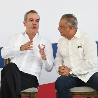 Político, Abogado y Empresario, Oriundo de la Cueva de Cevicos, Cotuí.  Admr. del Instituto de Auxilios (INAVI) Comprometido con el bienestar Social.