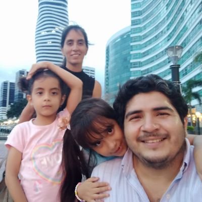 Agrónomo de corazón! enamorado de tres mujeres hermosas que son mi vida! terco y landrovero!!