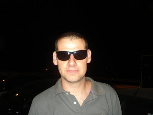 yustify's profile picture. Natural de Badajoz, vivo en Girona. Vive, deja vivir y disfruta de la vida!!! que la vida son 2 días!!!